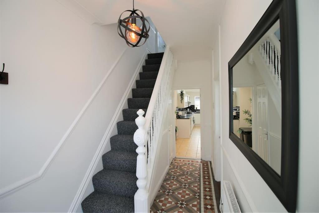 Large Modern House By Property Promise Cardiff Bagian luar foto