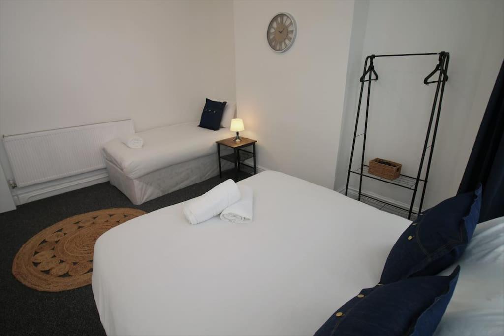 Large Modern House By Property Promise Cardiff Bagian luar foto